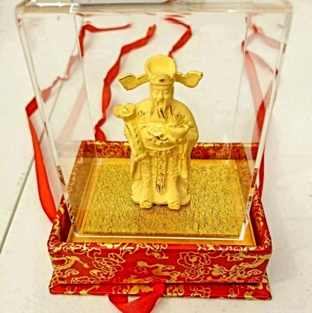 Chinese God Of Good Fortune Porcelain Statue